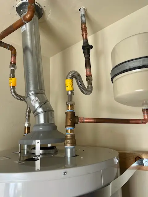 Water heater installation and plumbing repair in Kings Ridge
